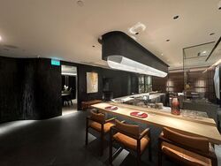 1 Nassim (D10), Retail #525943791